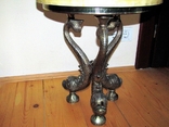 Стол подставка под вазу объёмное литьё Дельфины оникс Европа, фото №5