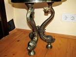 Стол подставка под вазу объёмное литьё Дельфины оникс Европа, фото №6