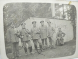 Фото німецьких військових на тлі будинку з написом Zemberg (Львів), фото №3