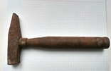 Молоток маленький старинный с металлической рефленной ручкой, фото №2