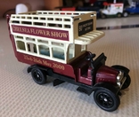 Старинный двухэтажный автобус England., фото №7