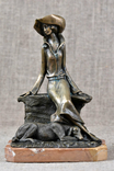 Бронзовая статуэтка Дама с собакой Франция, фото №2