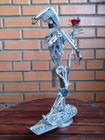 Авторская скульптура из металла. Женщина-робот с цветком, фото №4