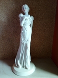 Изящная статуэтка девушки в кружевном платье , Италия , авторская, фото №2