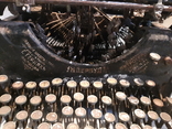Старинная печатная машинка Ундервуд, фото №3