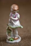 Herend Фарфоровая статуэтка Девочка с куклой 1960 гг, фото №3