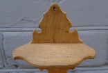 Миниатюрная деревянная полочка для статуэтки, фото №6