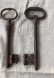 3 старовинні великі ключі від Австрійських камяниць, фото №4