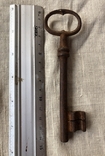 3 старовинні великі ключі від Австрійських камяниць, фото №9