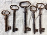 9 старовинних великих ключів ,від Австрійських камяниць, фото №4