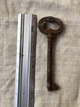 9 старовинних великих ключів ,від Австрійських камяниць, фото №11