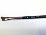 Кисть для бровей mac small angle brush 266 оригинал, фото №3