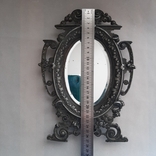 Старинное зеркало в металлической оправе, фото №8