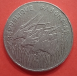 Габон 100 франков, 1985, фото №3