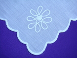 Носовой платок белый вышивка Цветок, фестончатые края., фото №4