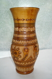 Дерев'яна ваза з різьбленням, фото №2