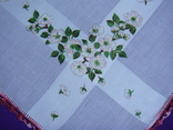 Носовой платок батист, сатиновые вставки, обвязан кружевом, фото №3