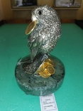 Серебряная фигура ручной работы "Попугай на кошельке с монетами", фото №2