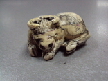 Фигура миниатюра нэцкэ кость бык статуэтка бычок высота 2,7 см, длина 4,5 см, вес 28,81 г, фото №2