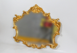 Золотое зеркало с резьбой в классическом стиле в ванную комнату., фото №2
