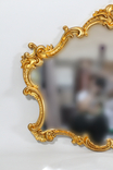 Золотое зеркало с резьбой в классическом стиле в ванную комнату., фото №8