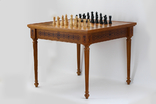 Шахматный стол из дерева с шахматами., фото №2