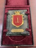 Герб Одессы бронзовый на мраморной плакетке в кожаном футляре.Новый, фото №2
