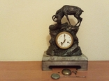 Каминные часы "Схватка оленя с охотничьей собакой". Нач 20 в. Европа., фото №2
