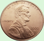 169.U.S. two coins of 1 cent, 2000.Lincoln Cent without and with the mark of the monument: "D" - Denver, photo number 5