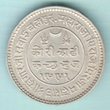 Индия, княжество Кач, Кхенгарджи III, 1934 г., 2,5 кори, фото №2