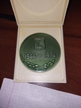 30 лет освобождения Кривого Рога от фашистов 1974 Набор пластинок, настольная медаль, знак, фото №6