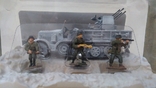 Полугусеничный транспортер, SD KFZ 7/1 Anti- Aircraft Gun and 3 figures 1:50, CORGI, photo number 3