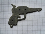 Оловяный (свинцовый) брелок или накладка в виде пистолета-ключа, фото №4