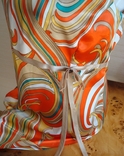 Платье женское цветное под атлас в принт с воланом, фото №5