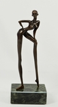 Бронзова скульптура "Модниця". Автор Г. Чуєнко., фото №2