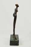 Бронзова скульптура "Модниця". Автор Г. Чуєнко., фото №5