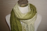 Красивый большой шарф женский плиссе с бахромой с переходом цвета, фото №4