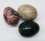 Яйця з каменю в шкатулці., фото №4