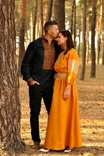 Елегантний комплект для пари - чоловіча сорочка з багатою вишивкою і жіноча довга сукня, фото №2