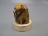 Фигура миниатюра статуэтка Дарума нэцкэ янтарь кость мамонта вес 51 г, фото №7