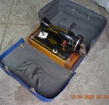 Portable sewing machine "Podolskaya" with manual drive. In a suitcase. From the USSR. Working, photo number 9