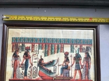 Сучасний єгипетський папірус в рамці під склом, фото №6