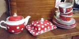 Культовый чайный набор СССР белый горох на красном фоне 60-е, фото №2