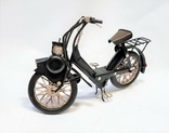 Масштабная модель ретро мотоцикла мопеда велосипеда с мотором, фото №4