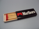 Marlboro matches size 2.5 x 5.4 cm, photo number 2