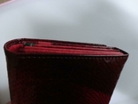Женский кожаный кошелек dr.koffer с декоративным покрытием (темно-красный), фото №6