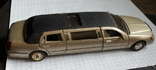  модель 1999 Lincoln Town Car Stretch Limousine Kinsmart, фото №2