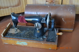 Portable sewing machine "Podolskaya, PMZ named after Kalinin". Manual drive. USSR. Working No. 2, photo number 2