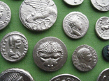 Монеты античности в золоте и бронзе. Копии, в раме без стекла, 24х19см., photo number 7