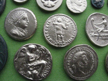 Монеты античности в золоте и бронзе. Копии, в раме без стекла, 24х19см., photo number 9